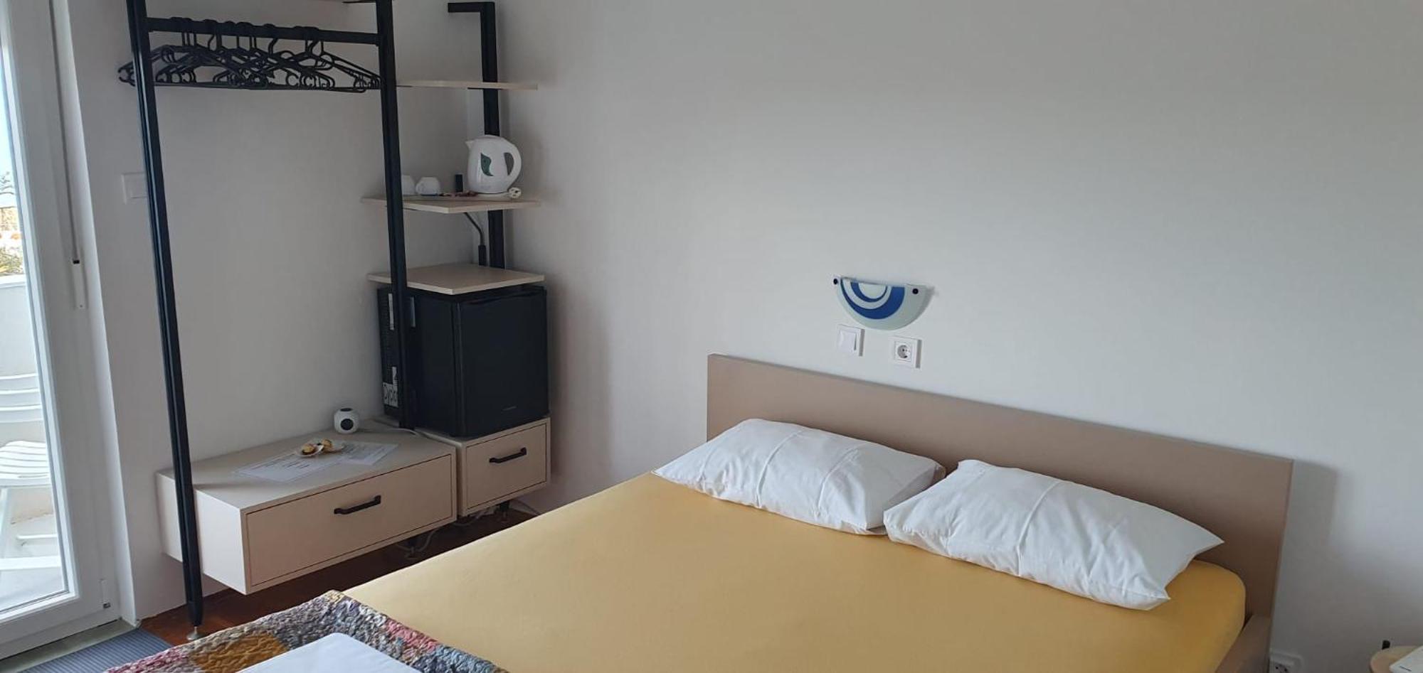 Apartments & Rooms Fam Ribaric Banjol Kamer foto