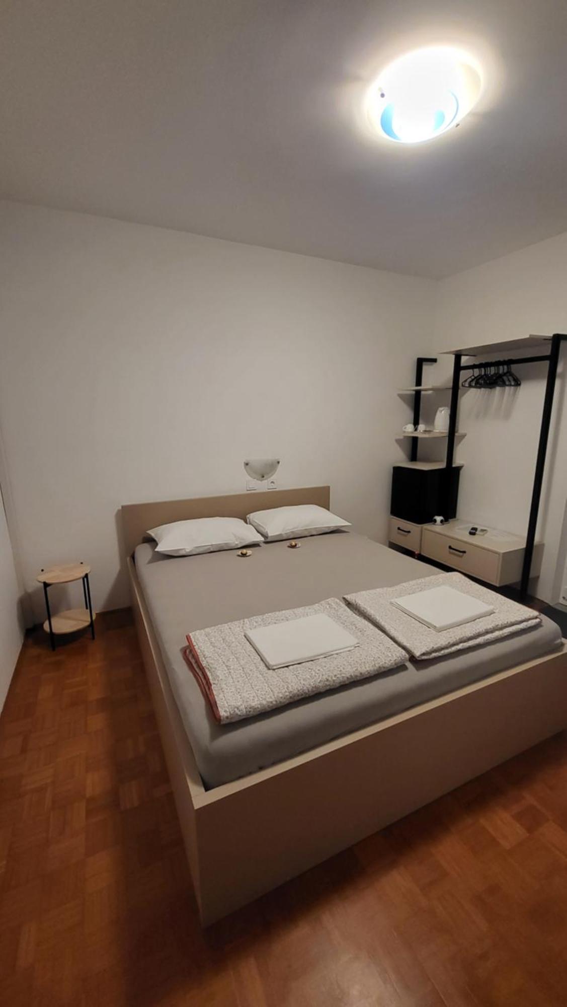 Apartments & Rooms Fam Ribaric Banjol Kamer foto